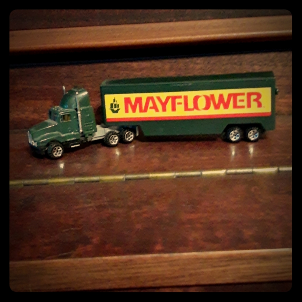 Vintage 1987/1991 Road Champs Mayflower Toy Truck